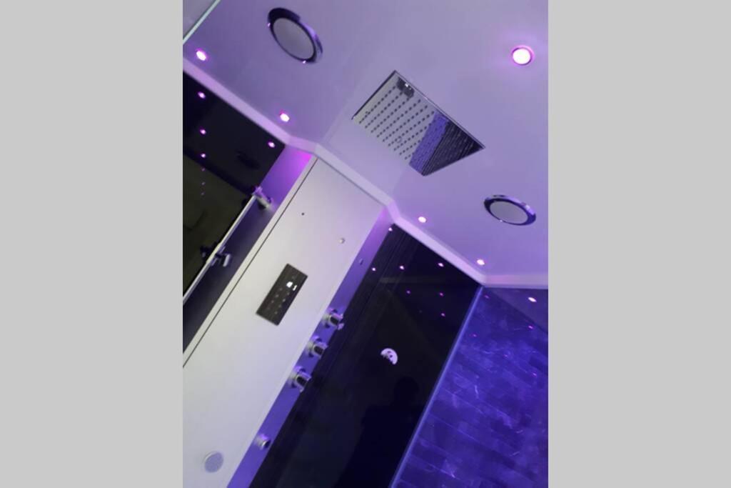 Spa Privatif Love Room, Le Hammam Et Bulles, Chez Nuits Chartraines Шартр Екстер'єр фото