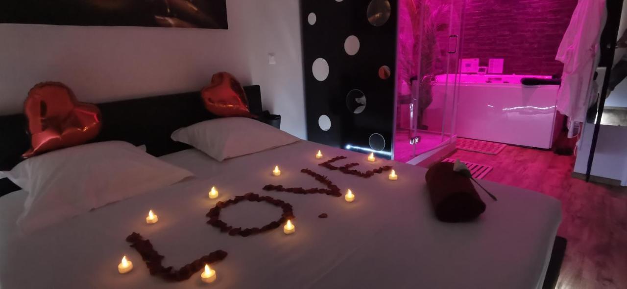 Spa Privatif Love Room, Le Hammam Et Bulles, Chez Nuits Chartraines Шартр Екстер'єр фото